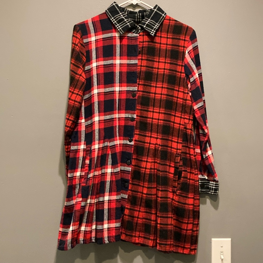 Tulip plaid button front top, size S